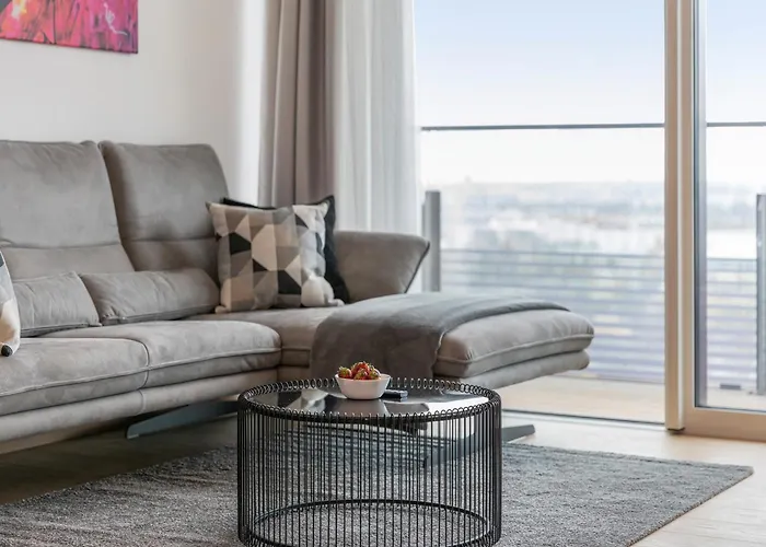 Penthouse With Rooftop Pool And Terrace Views Vienna