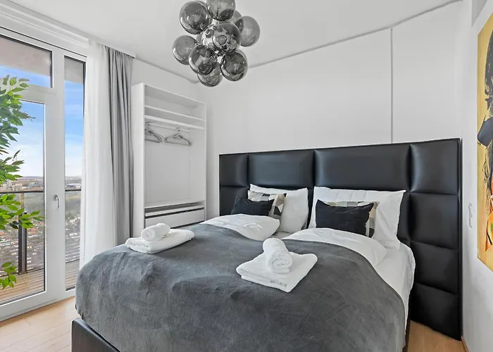 Penthouse With Rooftop Pool And Terrace Views Apartment Vienna
