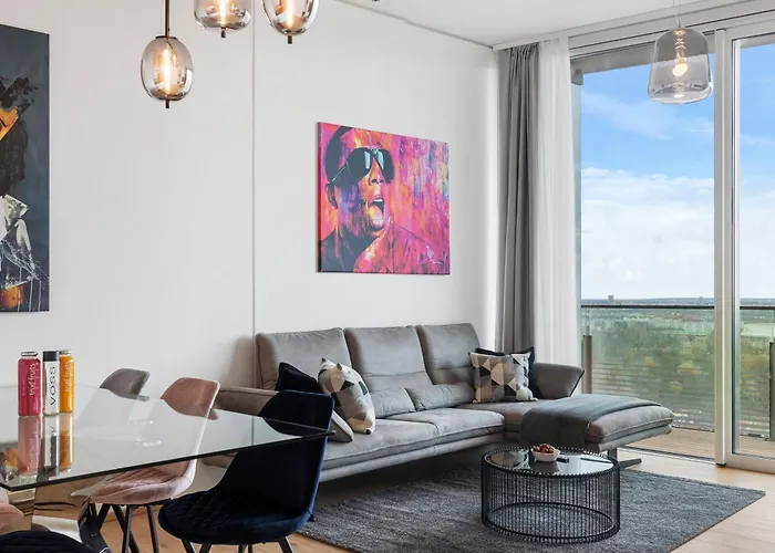 Penthouse With Rooftop Pool And Terrace Views Vienna