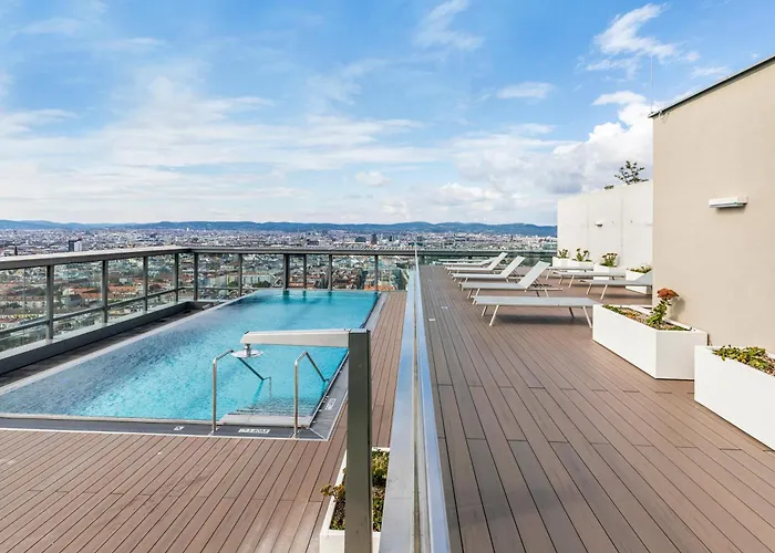 Penthouse With Rooftop Pool And Terrace Views Apartment *