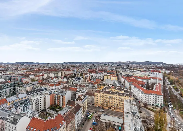 Penthouse With Rooftop Pool And Terrace Views Vienna