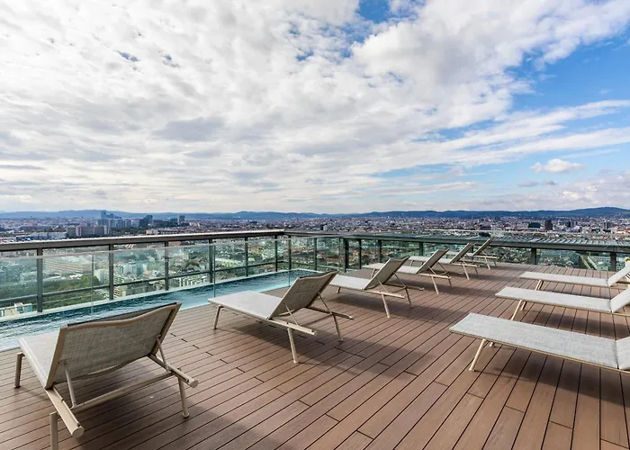 Penthouse With Rooftop Pool And Terrace Views Apartment *
