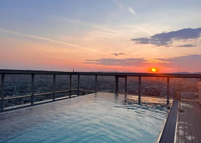 Apartment Penthouse With Rooftop Pool And Terrace Views